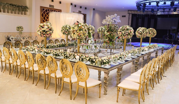 پذیرایی و خدمات غذا